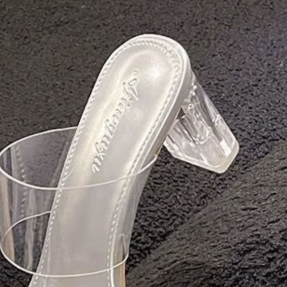 Women Shoes Heels - Picture 6 of 6